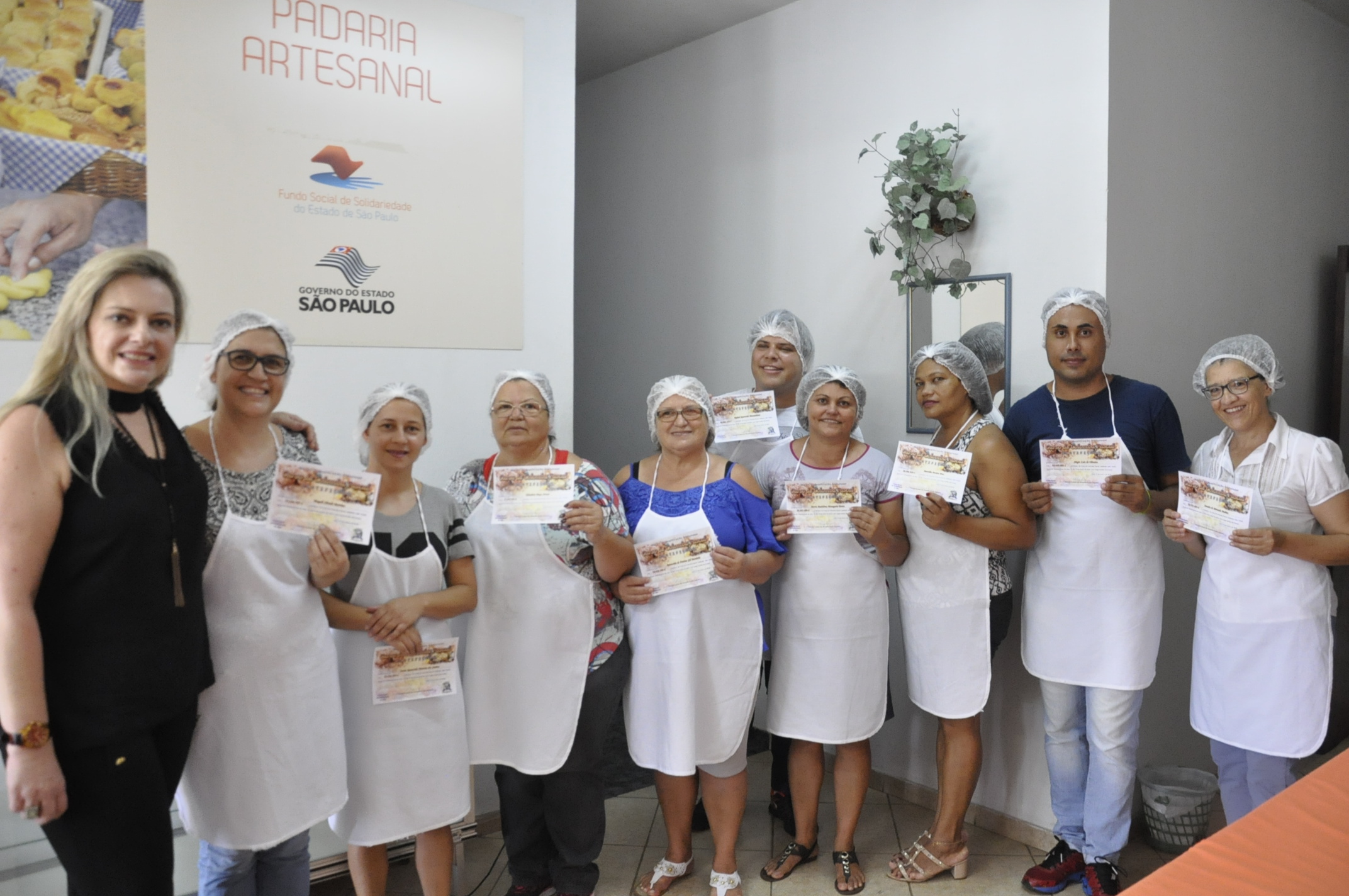 Fundo Social de Solidariedade realiza curso de Coloma Pascal - Fotos turma C