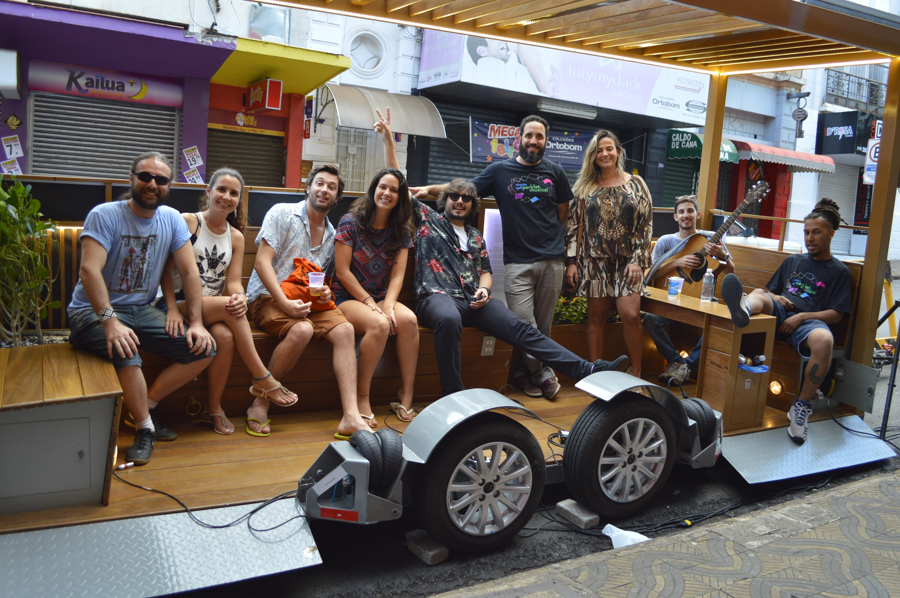 1º Parklet Móvel da América Latina - FOTOS