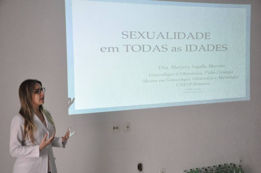 Casa Rosa: Palestra - Sexualidade, preconceito, tabu, sexo em todas as idades - FOTOS