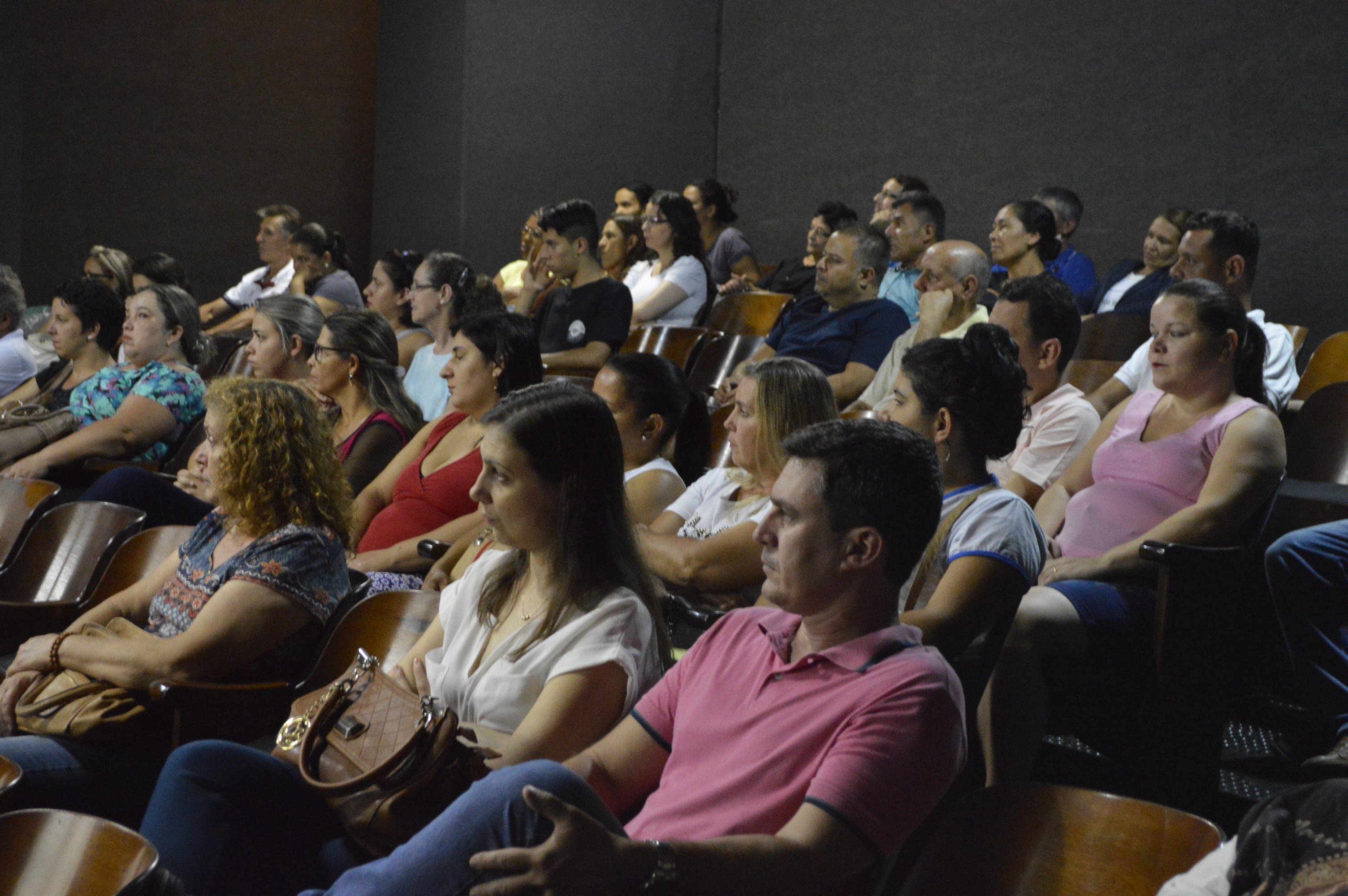 Prefeitura promove palestra com o tema: “Compulsão Alimentar”