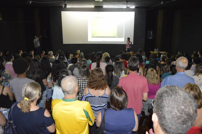 Palestra com o tema: “Compulsão Alimentar” no Projeto Desenvolvendo Talentos - FOTOS