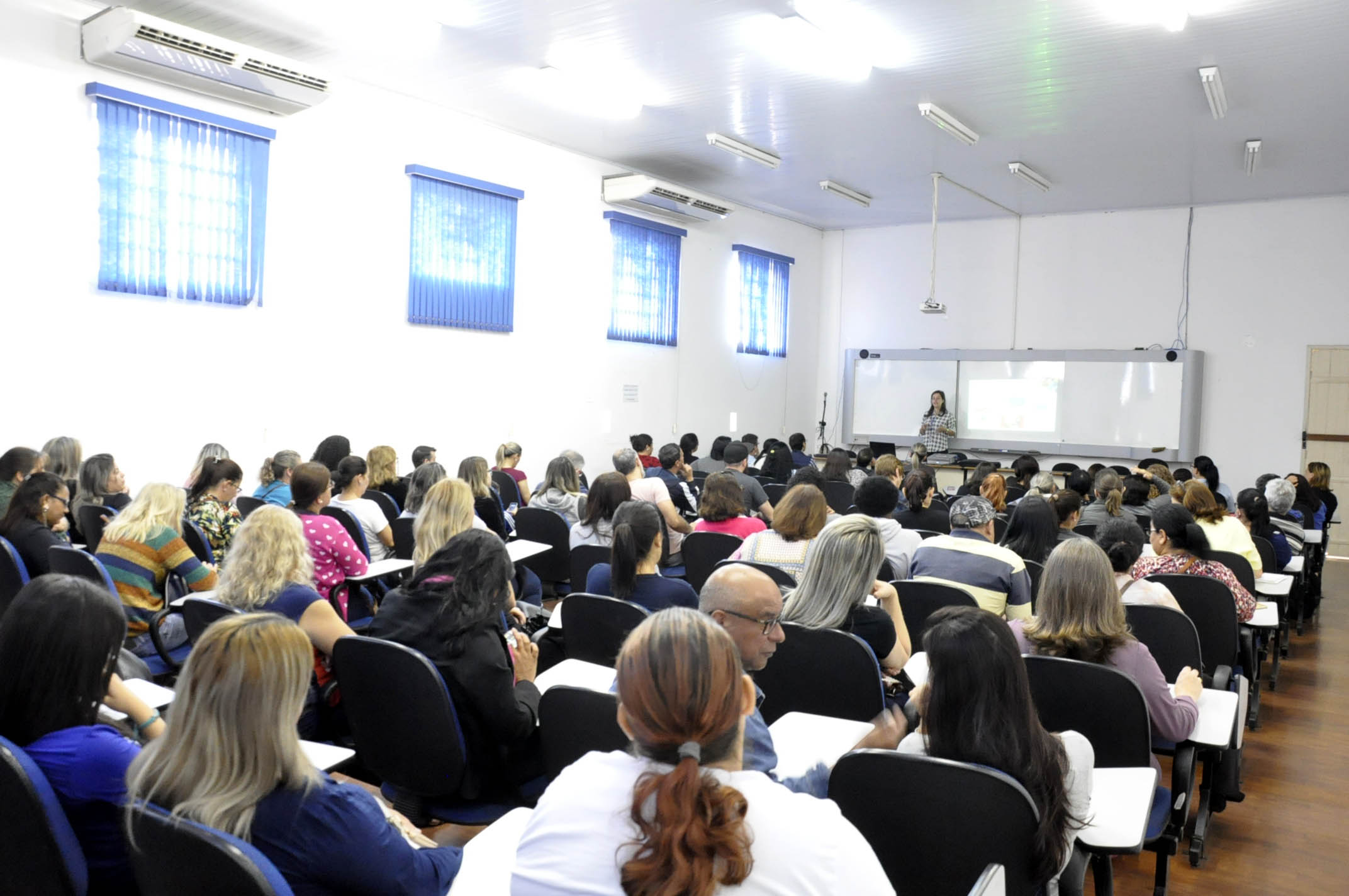 Servidores são capacitados sobre a mudança do sinal digital de televisão - FOTOS