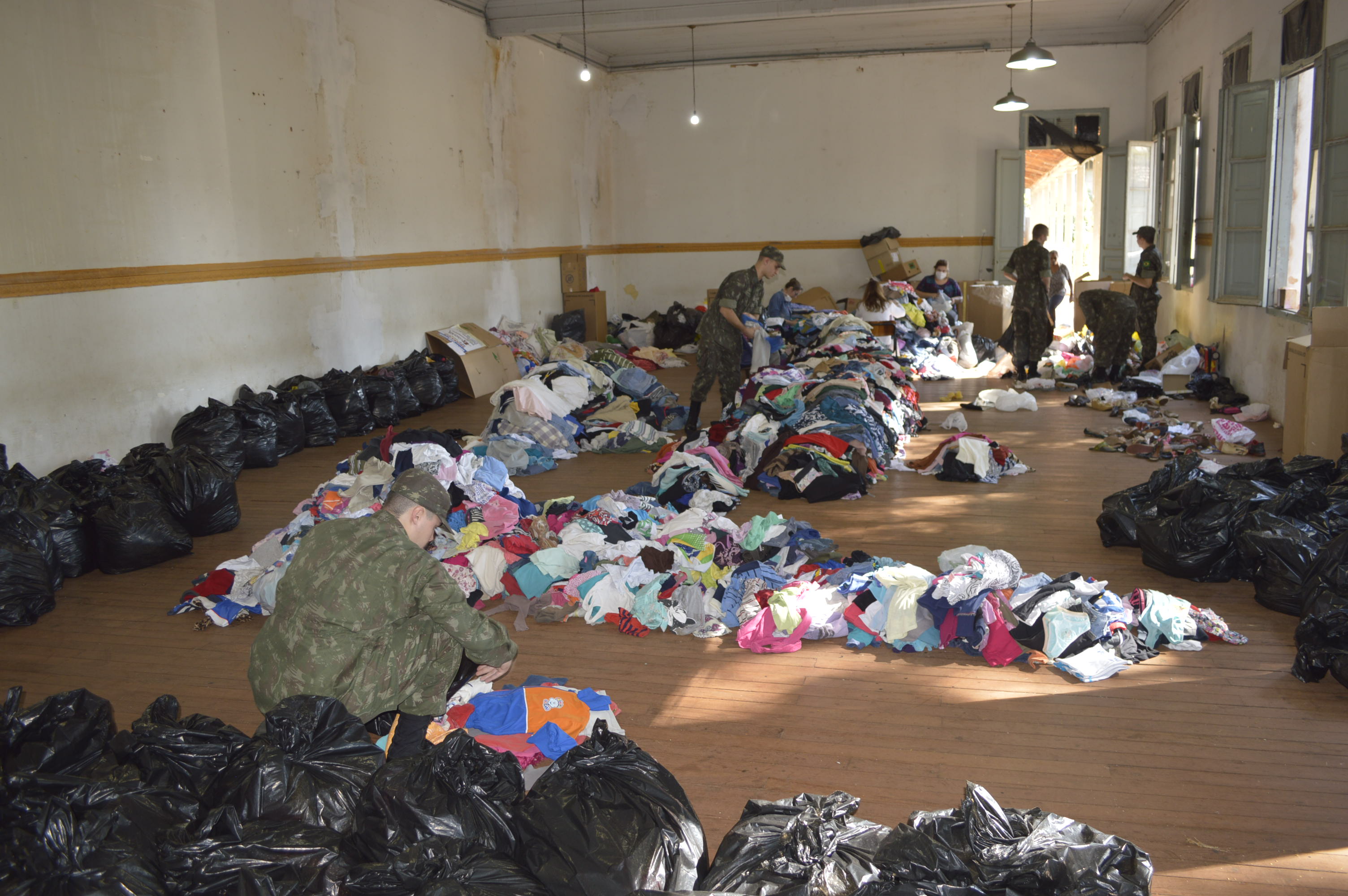 Fundo Social de Solidariedade realiza Bazar Solidário da Campanha do Agasalho