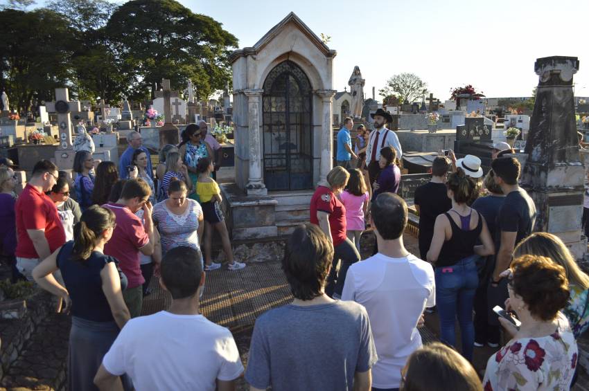 27º Festival de Inverno de Jahu: Passeio Diurno de Arte Cemiterial - FOTOS