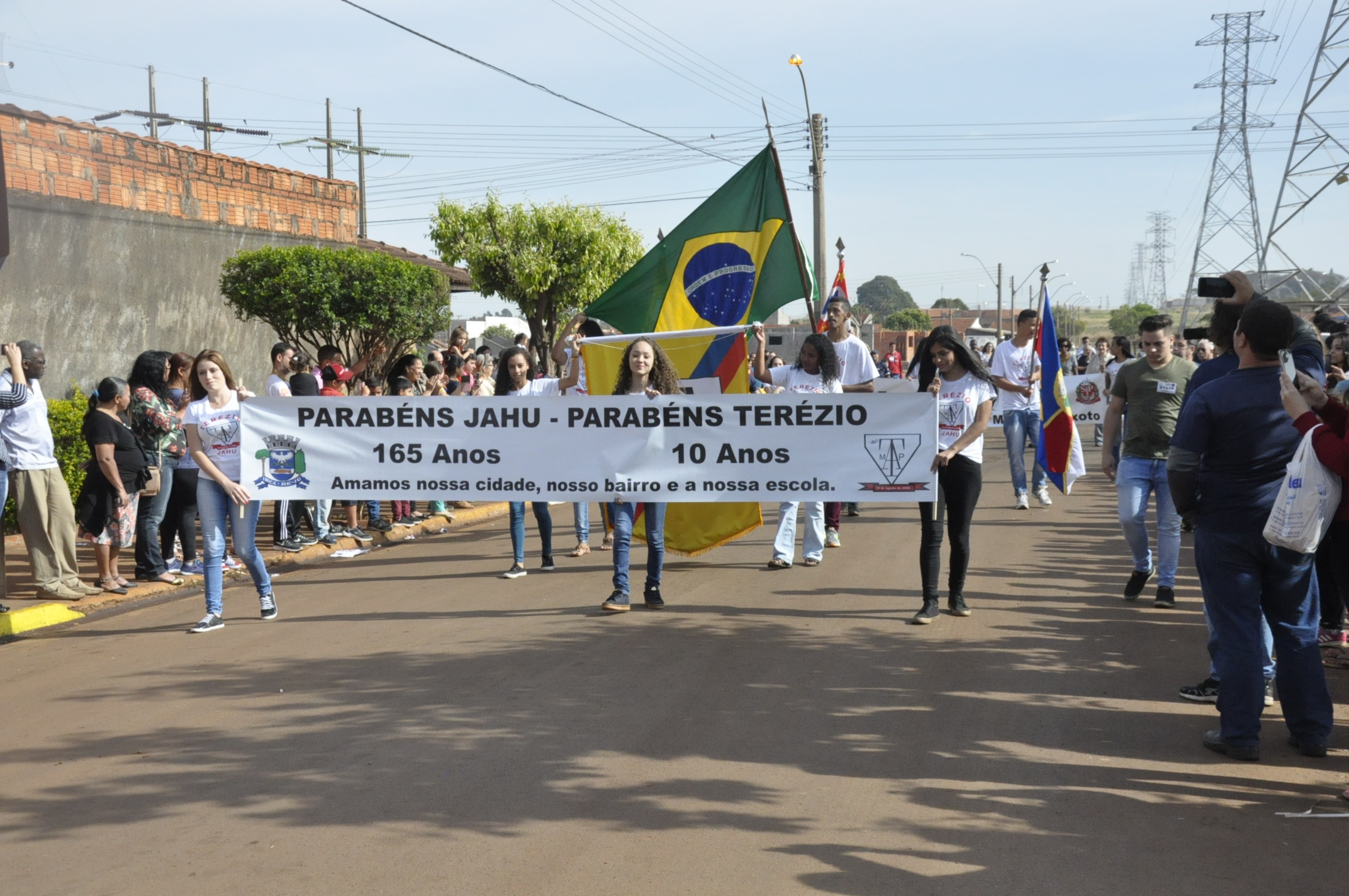Prefeitura faz desfile cívico para comemorar 165 anos de Jahu - FOTOS