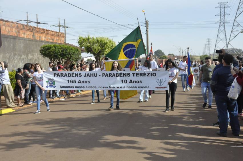 Prefeitura faz desfile cívico para comemorar 165 anos de Jahu - FOTOS
