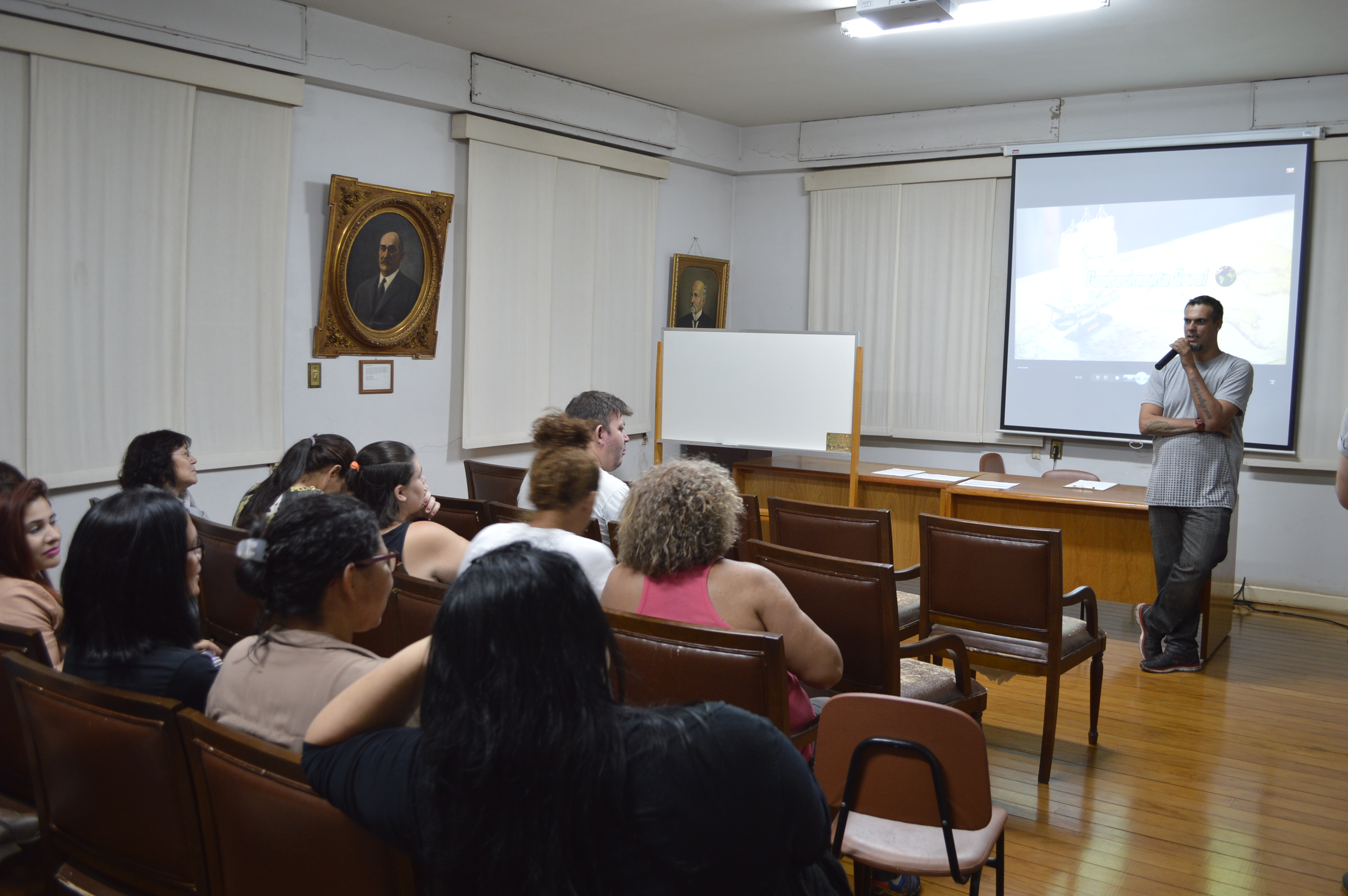 7º Festival Literário de Jahu: Oficina de Introdução ao Rap Ritmo e Poesia - FOTOS
