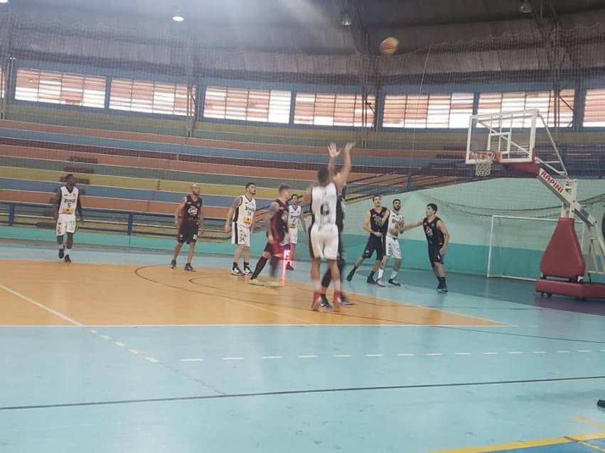 Jahu vence Assis pela Liga de Basquete Centro Oeste Paulista