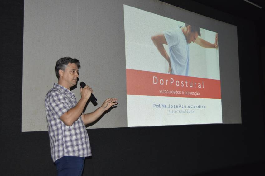 Palestra no Projeto Desenvolvendo Talentos com o tema: Dor postural: “autocuidados e prevenção” - FOTS