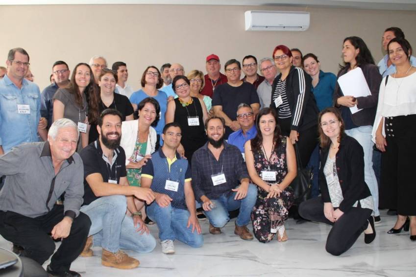 Jahu participa de fórum turístico com o jornalista Carlos Nascimento