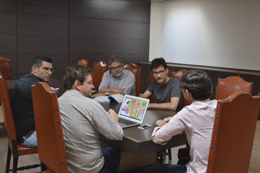 Comissão de Revisão do Plano Diretor  volta a se reunir