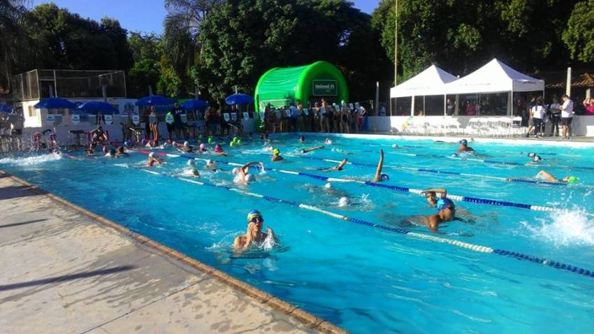 Natação de Jahu conquista título em Lins