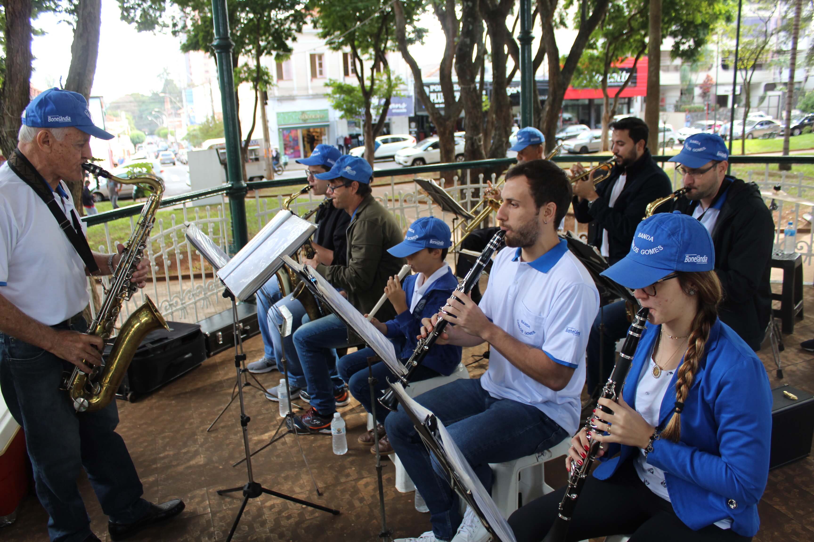 Sábado na Praça especial nesse sábado - FOTOS