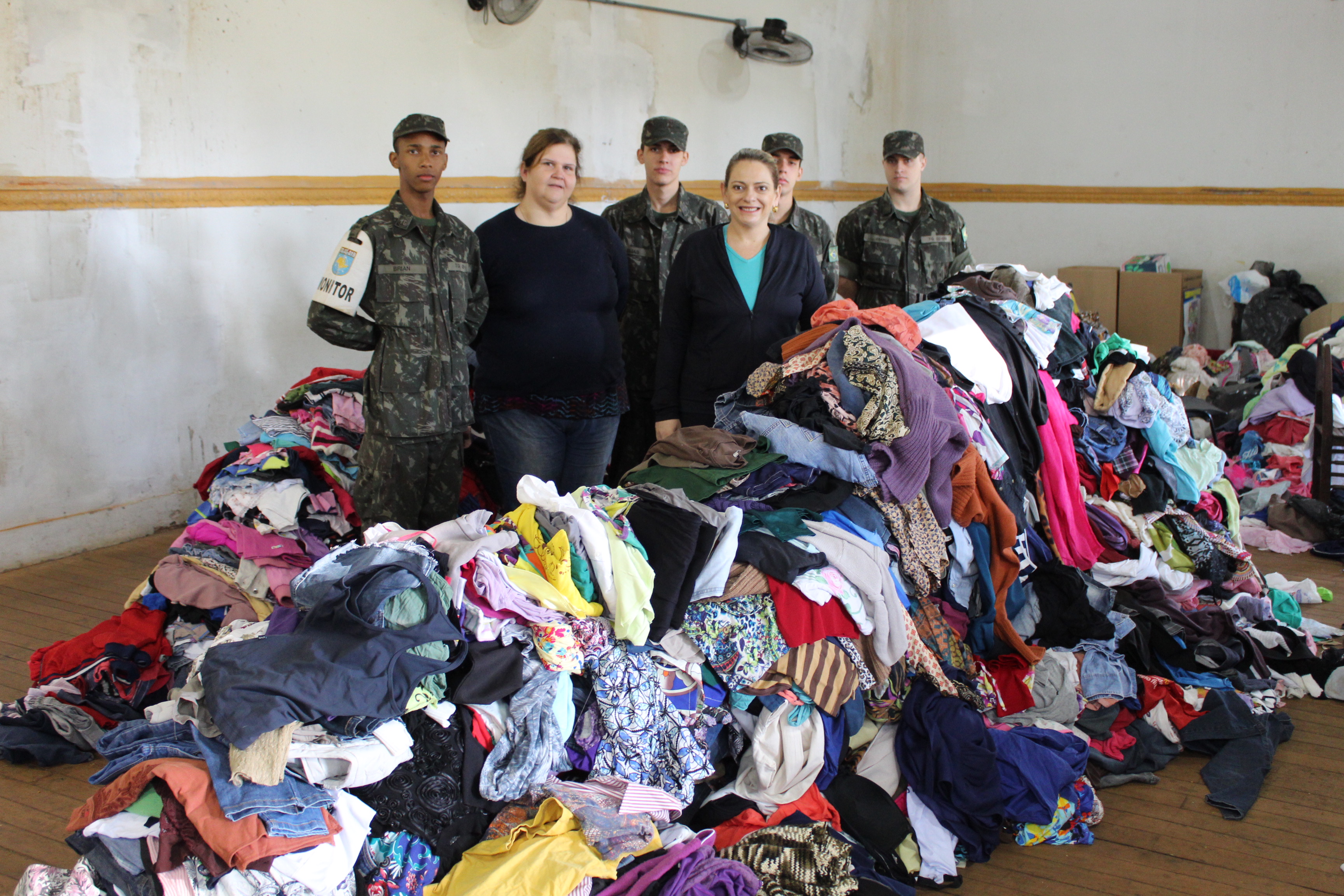 Fundo Social de Solidariedade realiza primeira coleta nos postos de arrecadação da Campanha do Agasalho