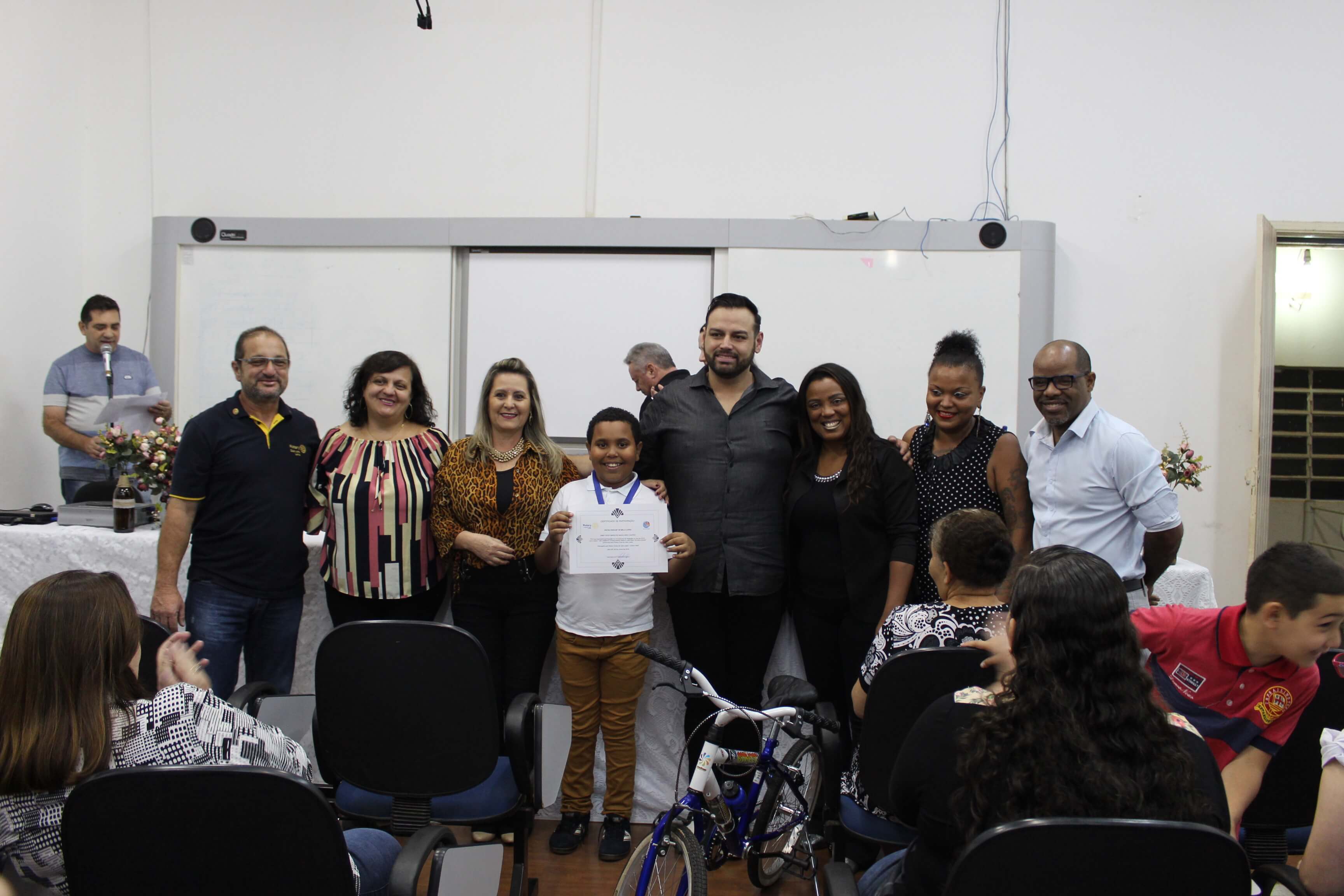 Secretaria de Educação e Rotary Leste premiam vencedores do Concurso de Redação - FOTOS
