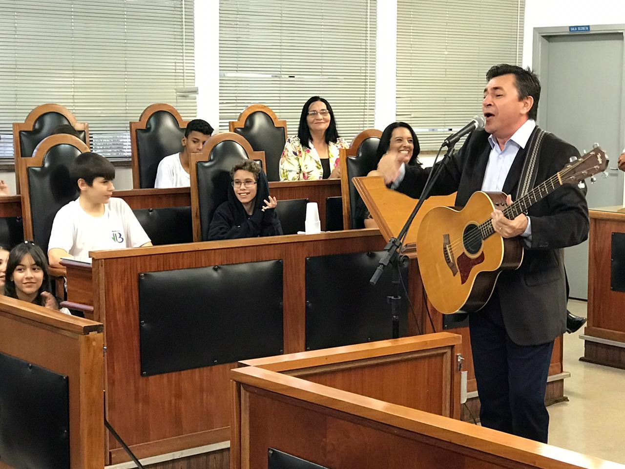 13º aniversário da Lei Maria da Penha com Tião Simpatia no Fórum - FOTOS