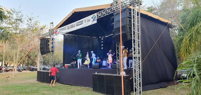 8º Festival Literário de Jahu: Encerramento com o Show com Da Silva Samba - FOTOS
