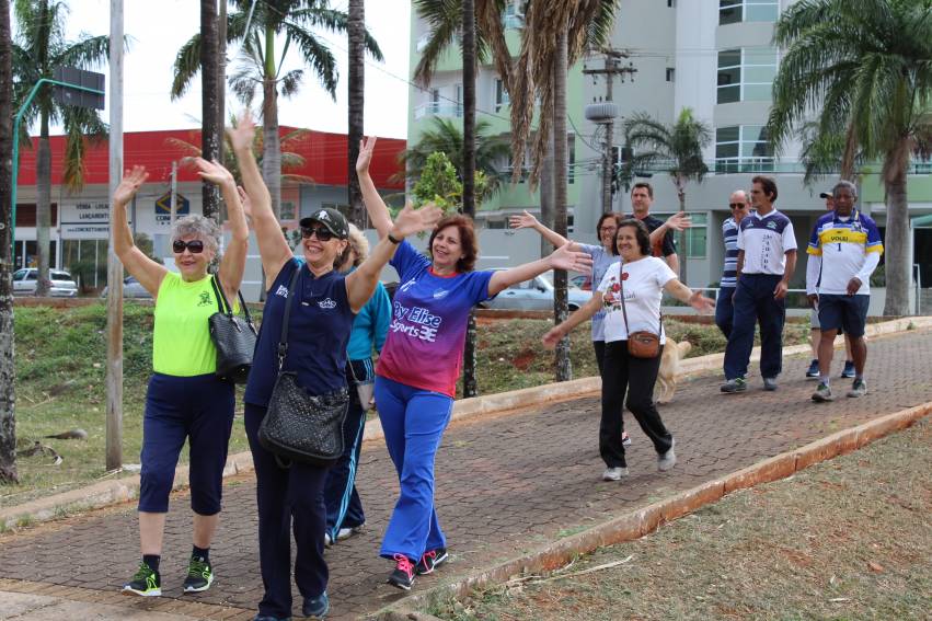 Fundo Social de Solidariedade realiza Semana do Idoso - Caminhada com Piquenique - FOTOS