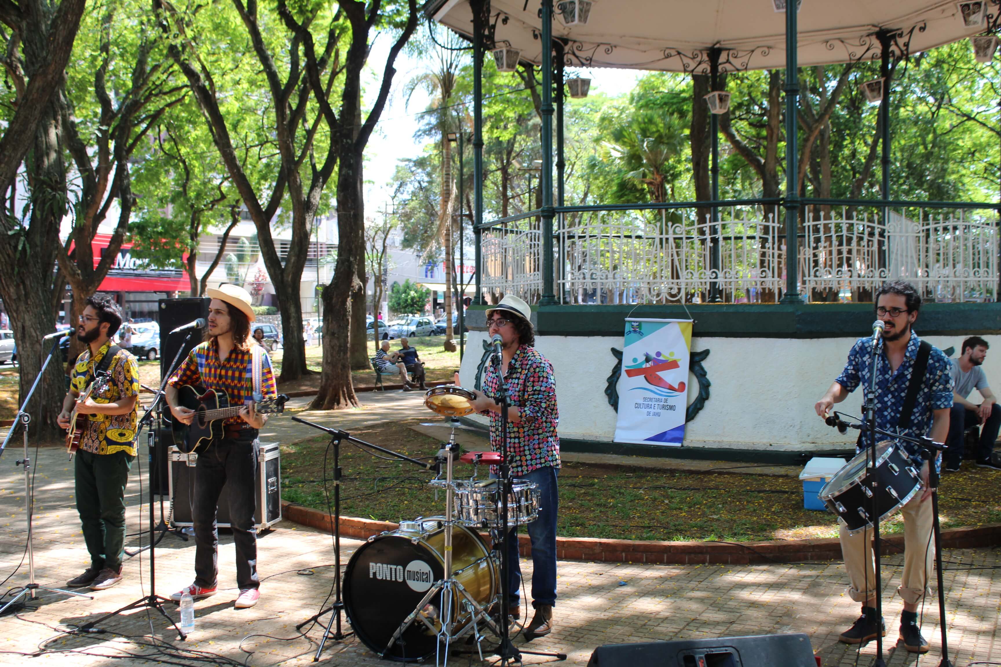 Apresentação do grupo Fuzarca - 12/10 - Dia das Crianças - Jardim de Baixo