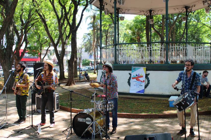 Apresentação do grupo Fuzarca - 12/10 - Dia das Crianças - Jardim de Baixo