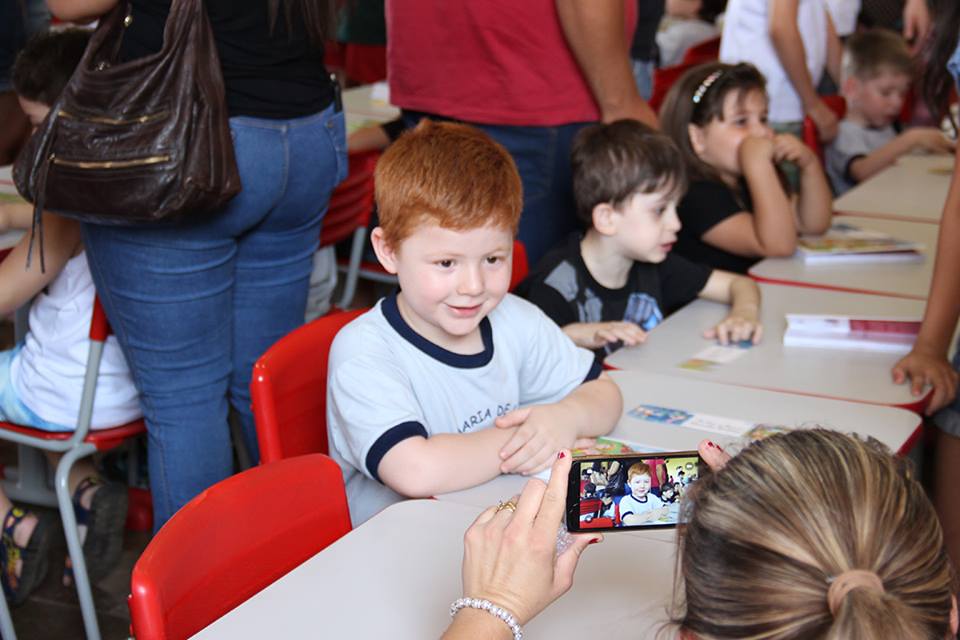 Escola da Rede Municipal de Ensino lança livro do Projeto “Tantas Palavras...Quantas Histórias”