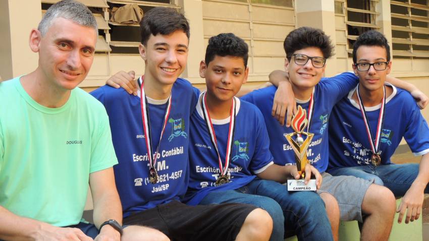 Alunos de Jahu conquistam o título de xadrez nos Jogos Escolares