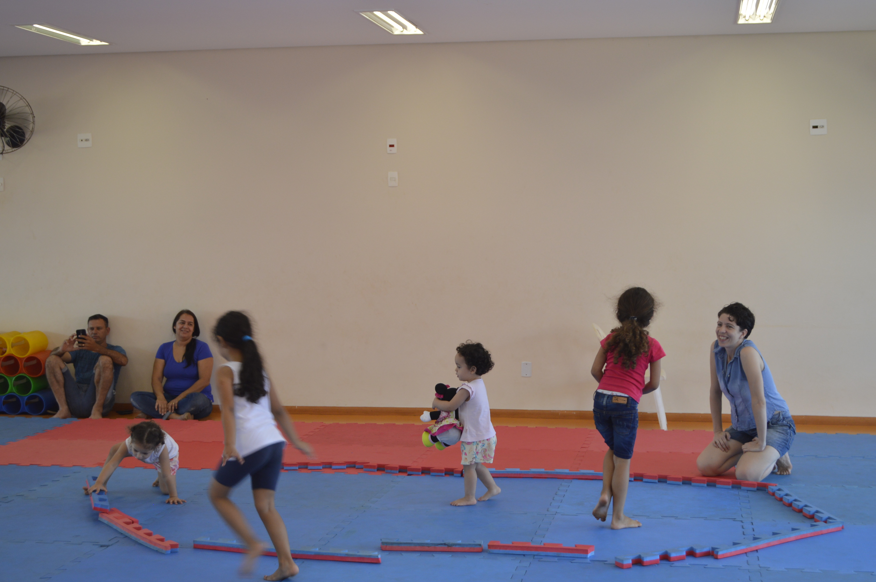 Projeto Brincar - feira de troca de brinquedos