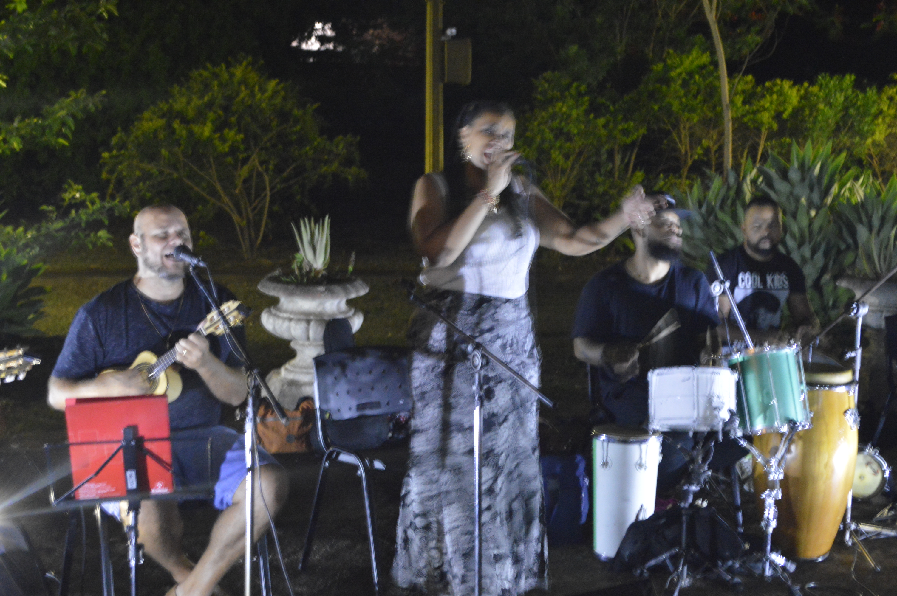 Roda de conversa e samba com elas. Participação da cantora Jô Moura - FOTOS