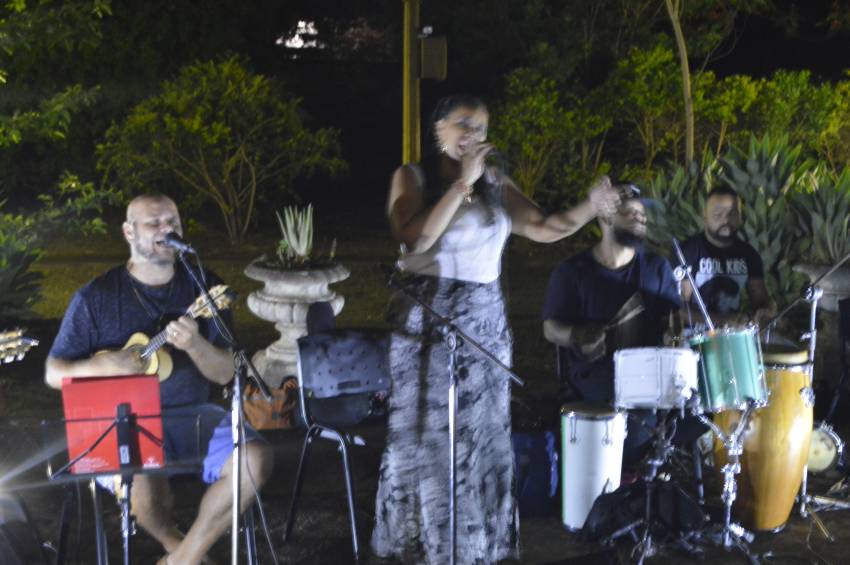 Roda de conversa e samba com elas. Participação da cantora Jô Moura - FOTOS