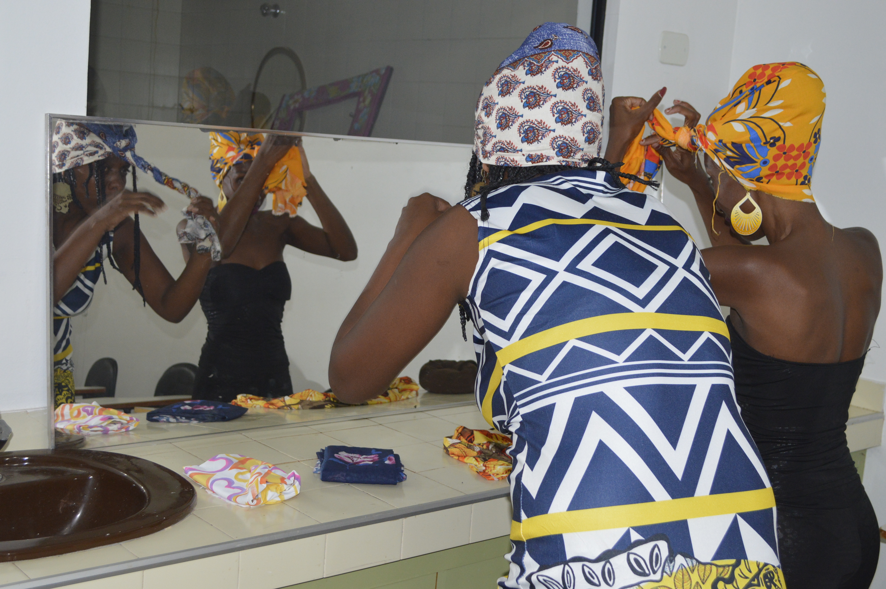 Eventos do Mês da Consciência Negra ocorrem até terça-feira - Oficina de Turbantes e Maquiagem - FOTOS