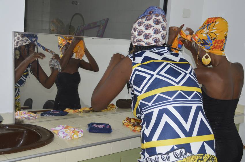 Eventos do Mês da Consciência Negra ocorrem até terça-feira - Oficina de Turbantes e Maquiagem - FOTOS