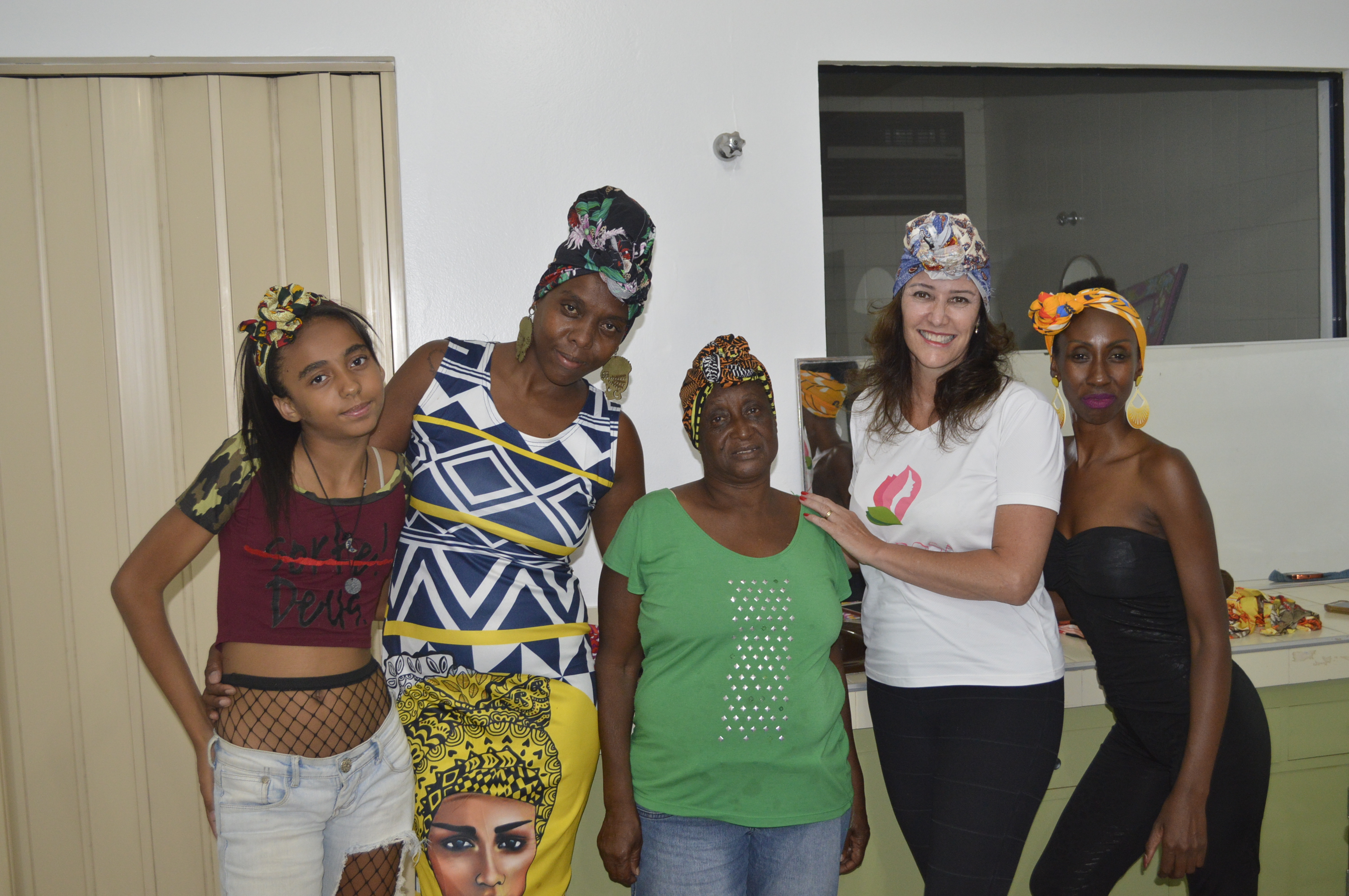 Oficina de turbante e Roda de conversa sobre os filmes 