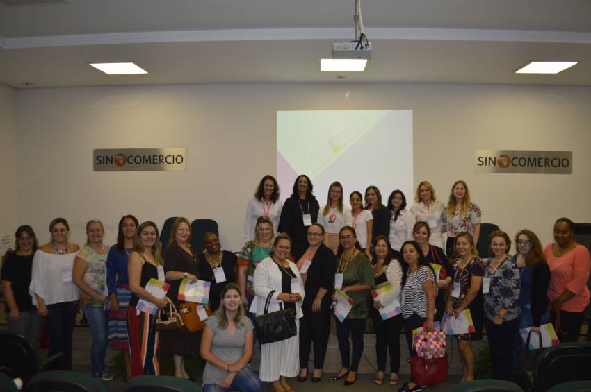 Secretaria de Políticas Públicas para Mulheres promove o 1º Encontro Regional de Políticas Públicas para Mulheres