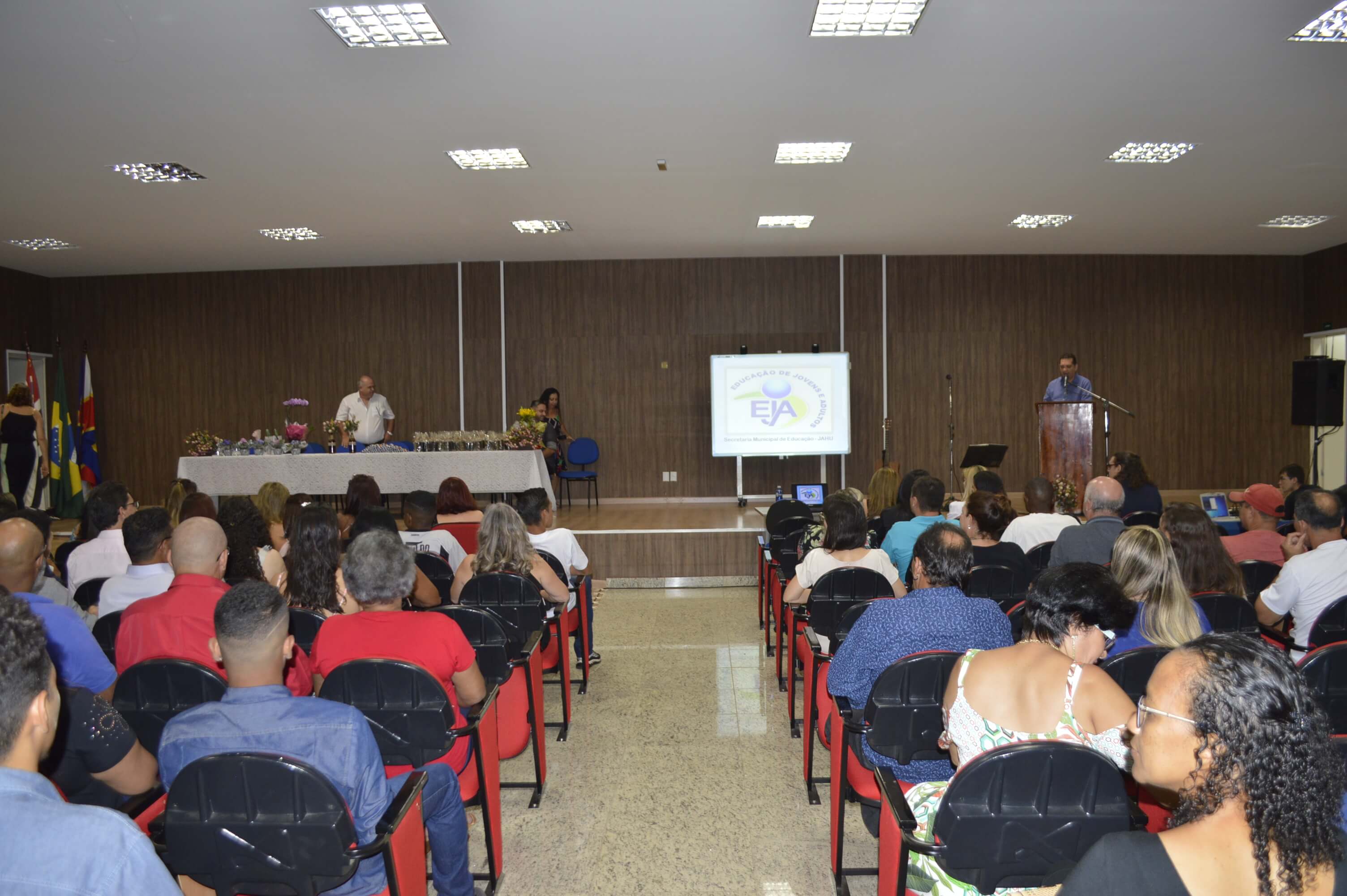 Prefeitura de Jahu forma 60 alunos da Educação de Jovens e Adultos