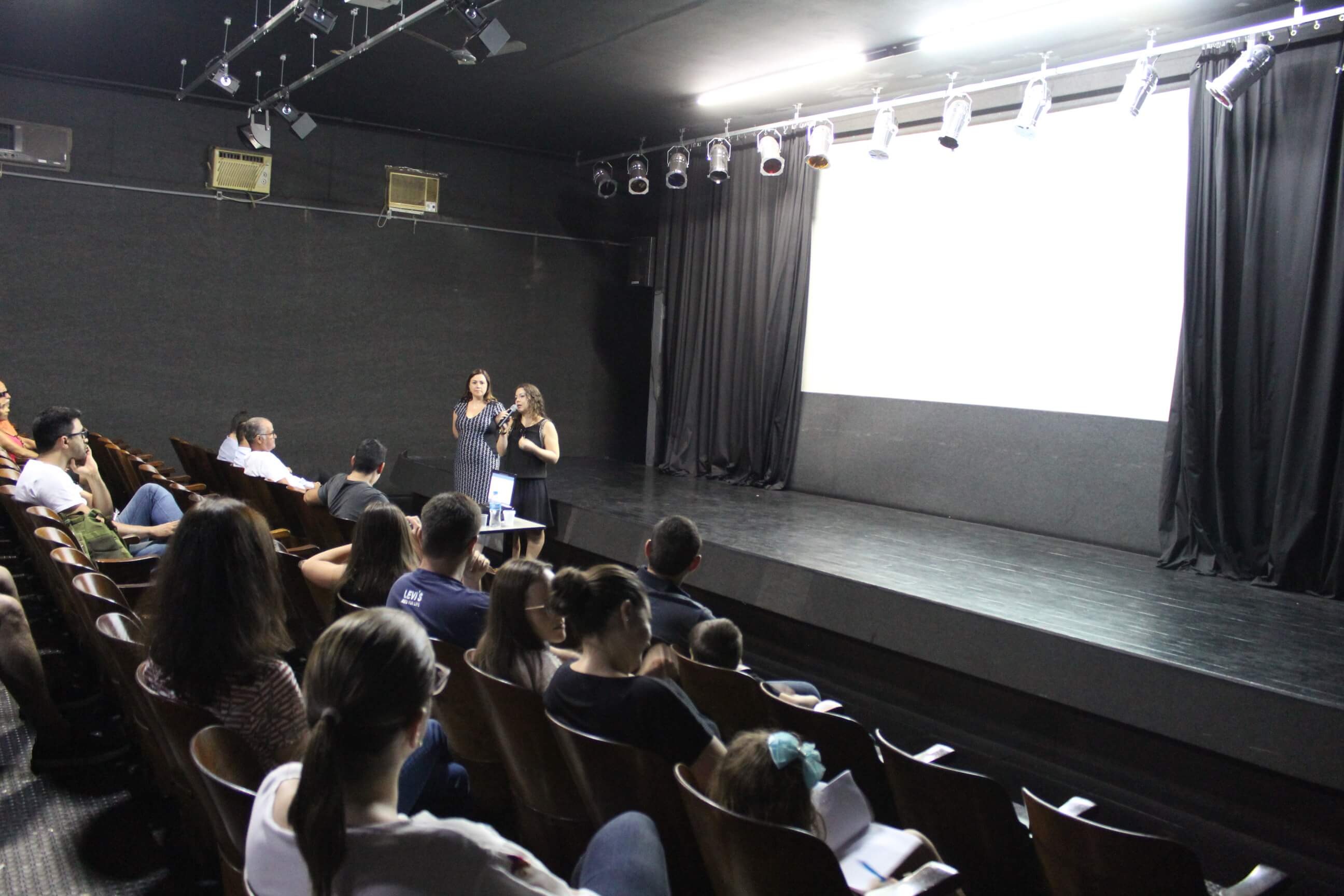 Prefeitura promove no Projeto Desenvolvendo Talentos, palestra com o tema “Educação Financeira e a Cultura de Perfil Poupador” - FOTOS