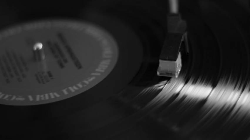 Oficina gratuita de conservação de discos de vinil ocorre nessa sexta-feira