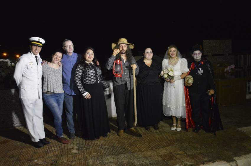 Sarau noturno de arte cemiterial ocorre nessa sexta-feira em Jahu