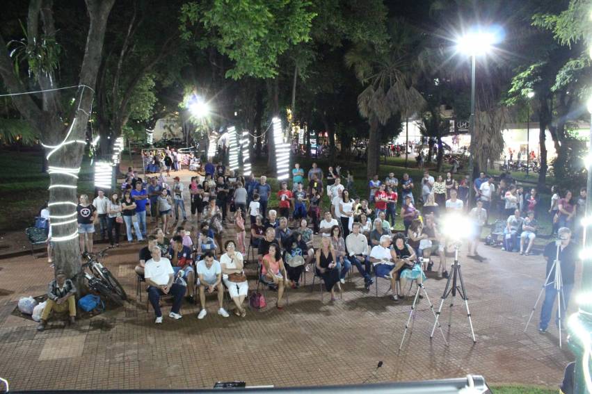 Natal de todos Nós 2019: Papai Noel e Tributo ao Maluco Beleza com grupo Letras e Sons - FOTOS