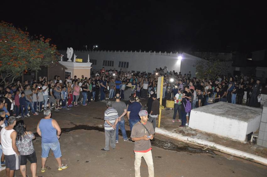 Sarau noturno de arte cemiterial: nova edição