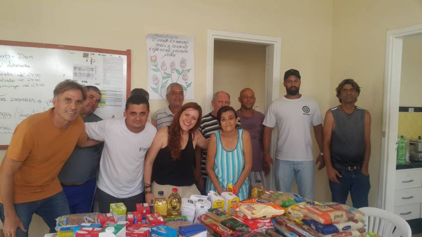 Alimentos arrecadados no filme Bacurau são entregues a Casa de Passagem