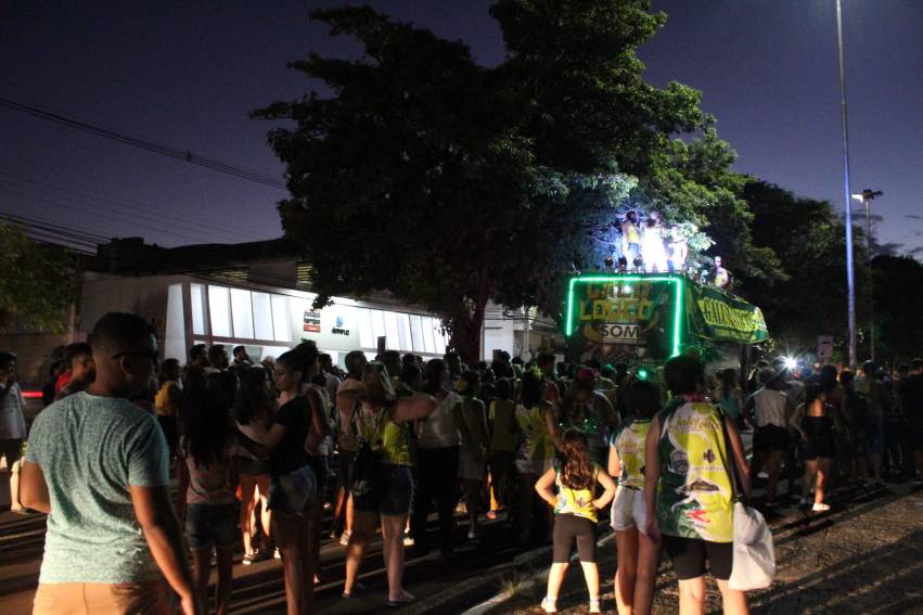 Carnaval JAÚFOLIA 2020: 22/02 - Sábado - Trio elétrico com o bloco Galo Louco e Show com a Pop Band Show na Praça da República - FOTOS