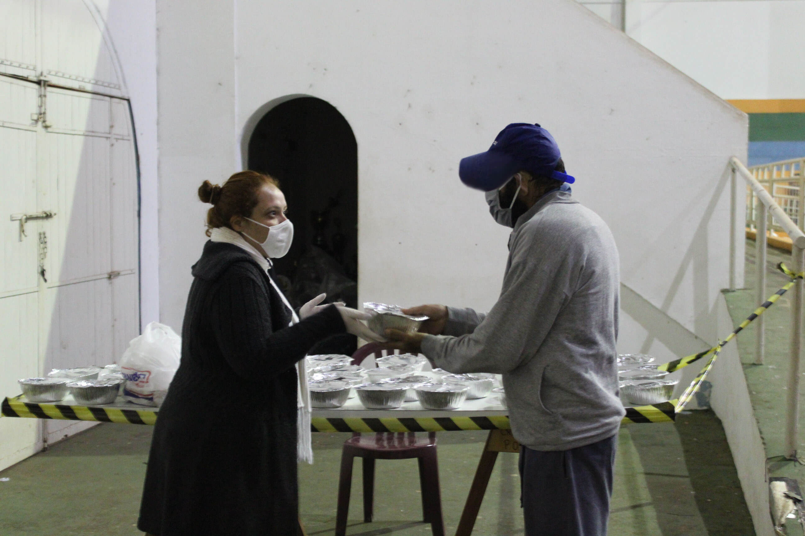 Acolhimento temporário para pessoas em situação de rua: três refeições diárias