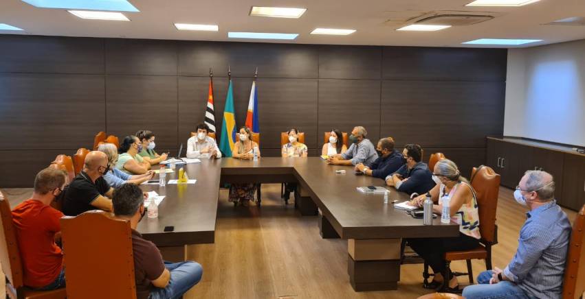 MESMO COM QUEDA DE CASOS DE COVID-19 RESTRIÇÃO CONTINUA