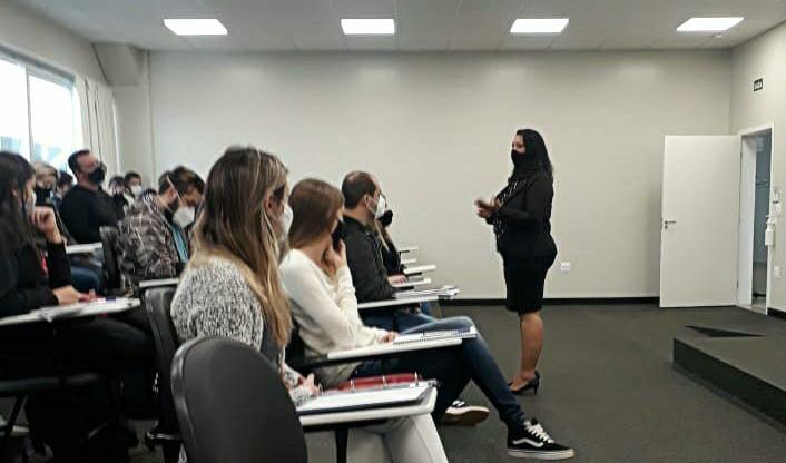 VIOLÊNCIA DOMÉSTICA DISCUTIDA NO ÂMBITO ACADÊMICO