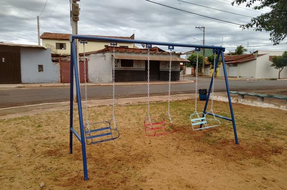 PRAÇA DA OLARIA RECEBE ACADEMIA AO AR LIVRE
