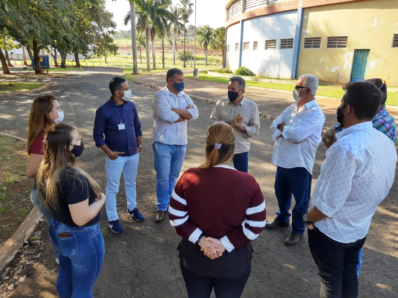 GRUPO DE PROFISSIONAIS CONDUZ TRABALHOS PARA POPULAÇÃO VULNERÁVEL