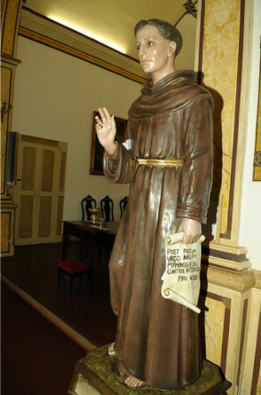 ESTÁTUA DE FREI GALVÃO É RETIRADA DE POTUNDUVA PARA RESTAURAÇÃO