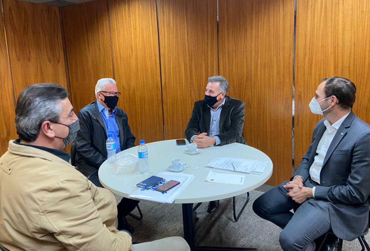 PREFEITO SOLICITA RECURSOS AO GOVERNO DO ESTADO