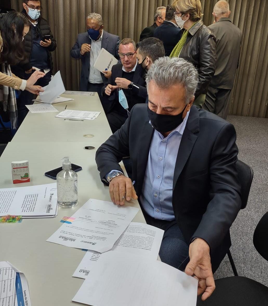 PREFEITO ASSINA CONVÊNIO COM O DETRAN EM SÃO PAULO